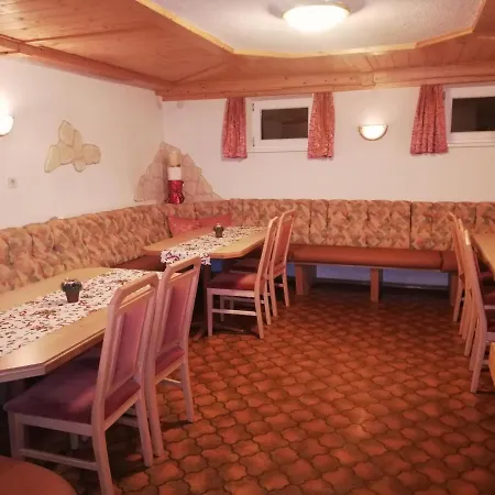 Schoepf بيت ضيافة 3*